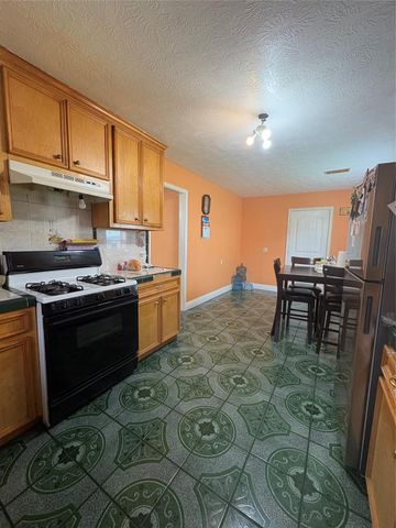 13013 Breezeway Street, Houston, TX 77037