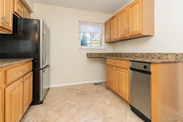 1760 Trailwood Path, Bloomfield Hills, MI 48301