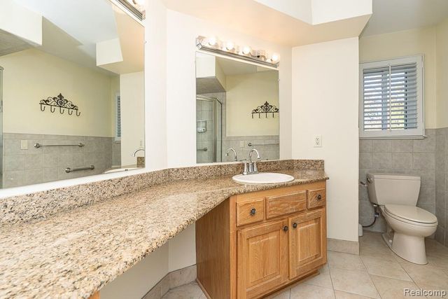 1760 Trailwood Path, Bloomfield Hills, MI 48301