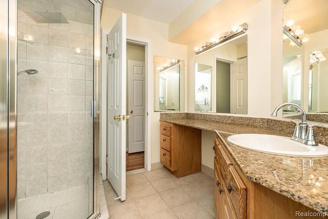 1760 Trailwood Path, Bloomfield Hills, MI 48301