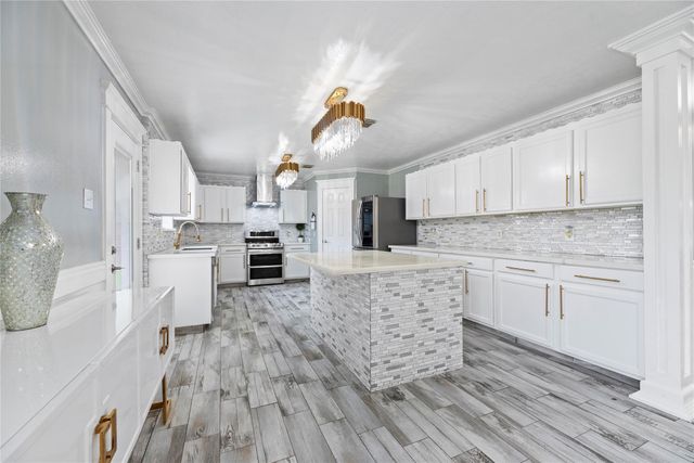 1010 Stillgate Court, Spring, TX 77373