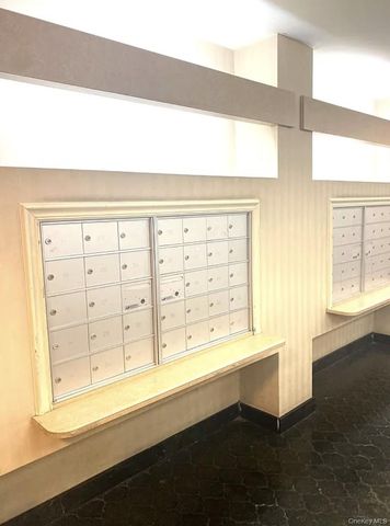 102-30 66th Road 17B, Forest Hills, NY 11375