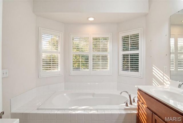 528 Micahs Way, Columbia, IL 62236
