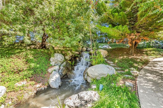 2775 Pine Creek, Fullerton, CA 92835