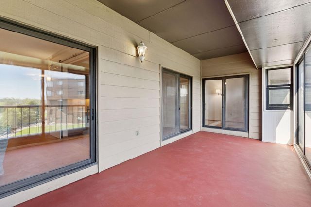 2275 Youngman Avenue 308W, Saint Paul, MN 55116