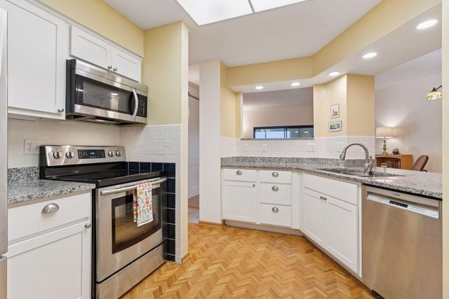 2275 Youngman Avenue 308W, Saint Paul, MN 55116