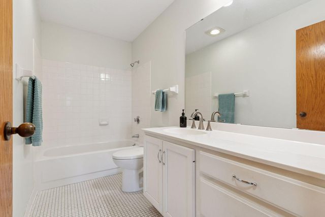 2275 Youngman Avenue 308W, Saint Paul, MN 55116