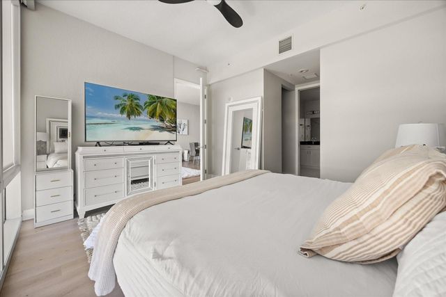 150 E ROBINSON STREET 26B, Orlando, FL 32801