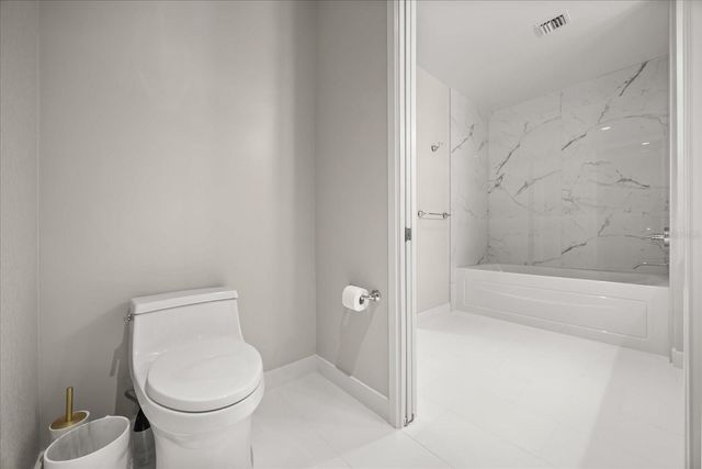 150 E ROBINSON STREET 26B, Orlando, FL 32801