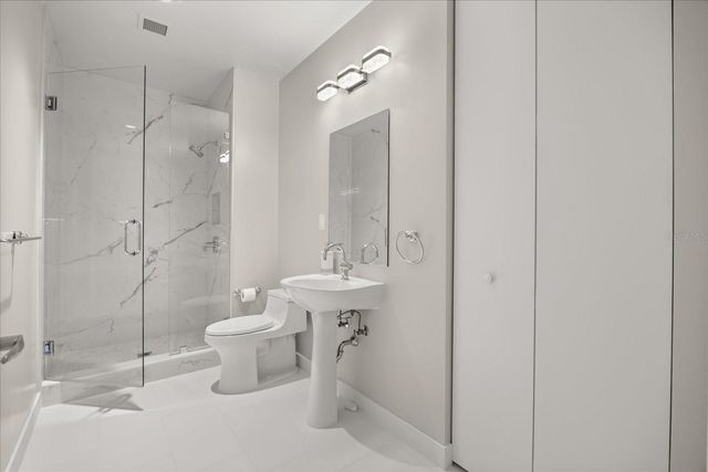 150 E ROBINSON STREET 26B, Orlando, FL 32801