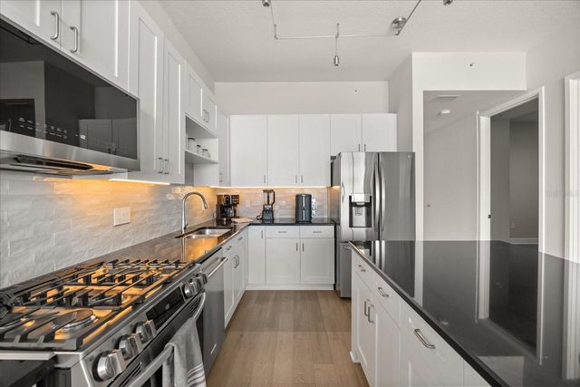 150 E ROBINSON STREET 26B, Orlando, FL 32801