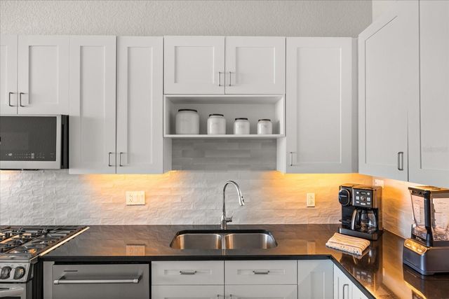 150 E ROBINSON STREET 26B, Orlando, FL 32801