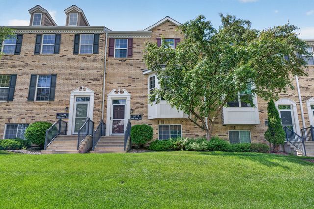 16217 50th Avenue N, Plymouth, MN 55446