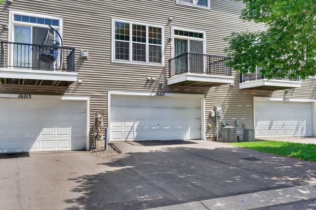 16217 50th Avenue N, Plymouth, MN 55446