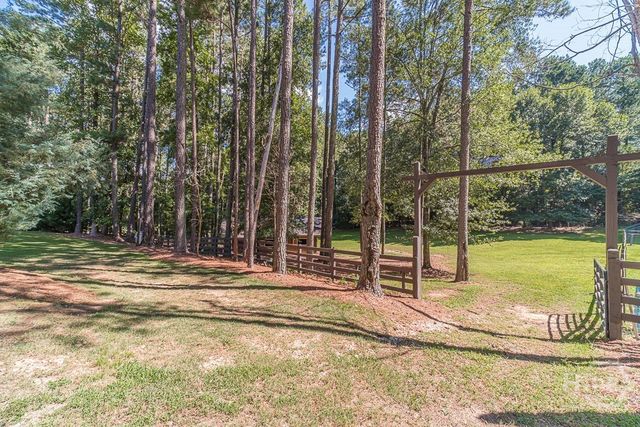 2431 Rabbit Farm Circle, Loganville, GA 30052