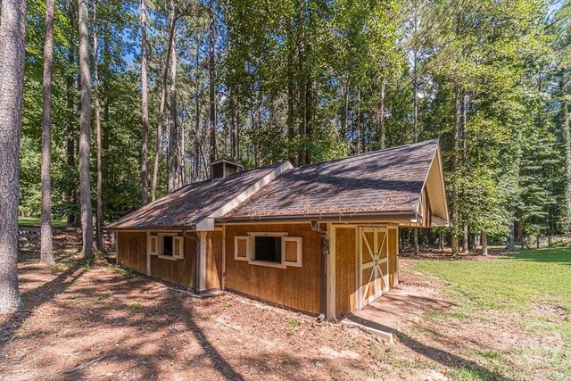 2431 Rabbit Farm Circle, Loganville, GA 30052