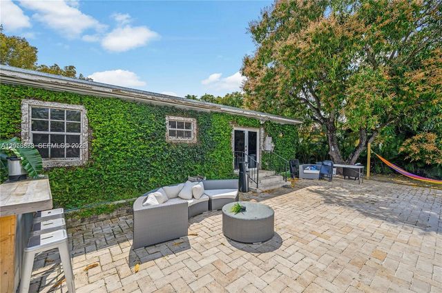 2427 SW 12th St, Miami, FL 33135