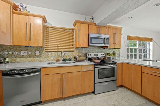 2427 SW 12th St, Miami, FL 33135