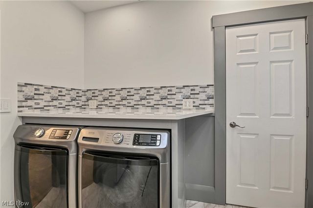 13305 Hazelwood Avenue, Lakewood, OH 44107