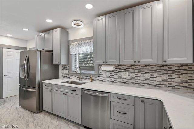 13305 Hazelwood Avenue, Lakewood, OH 44107