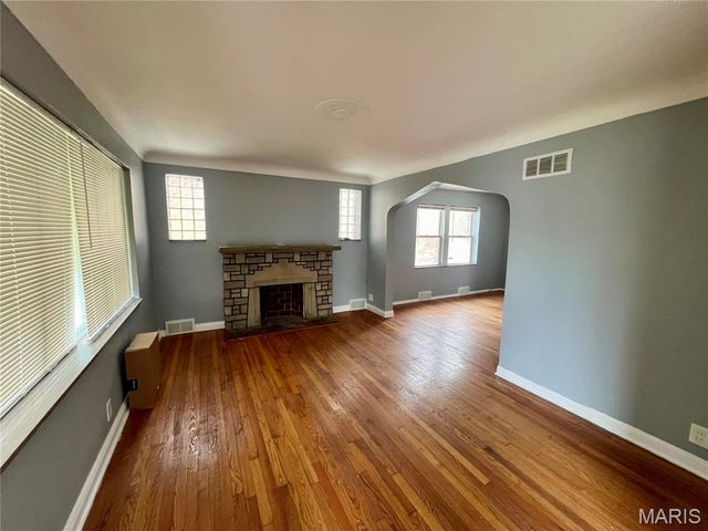 8636 Riverview Boulevard, St Louis, MO 63147