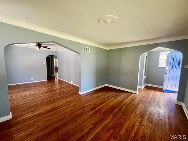 8636 Riverview Boulevard, St Louis, MO 63147