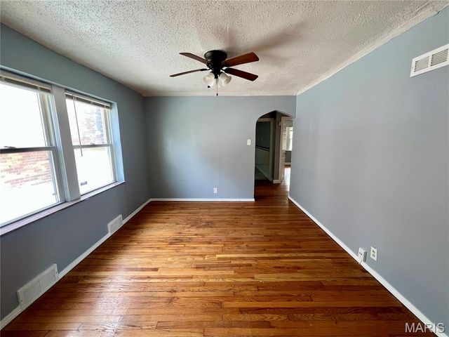 8636 Riverview Boulevard, St Louis, MO 63147