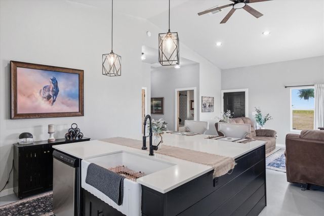 1744 Vz County Road 2303, Canton, TX 75103