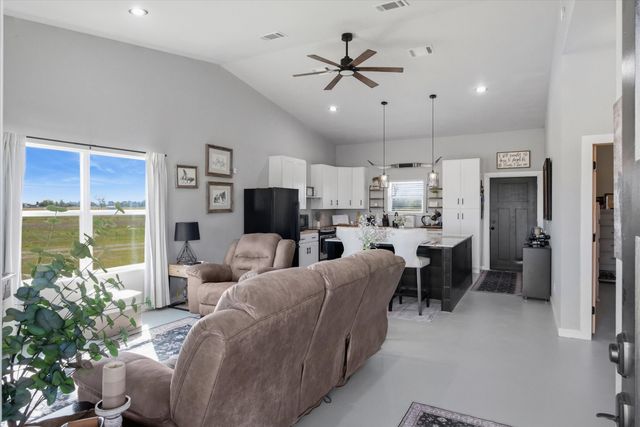 1744 Vz County Road 2303, Canton, TX 75103