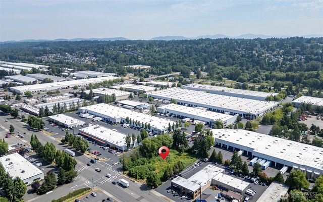 8425 S 216th Street, Kent, WA 98032