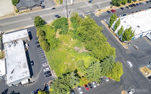 8425 S 216th Street, Kent, WA 98032