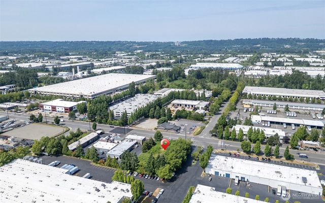 8425 S 216th Street, Kent, WA 98032