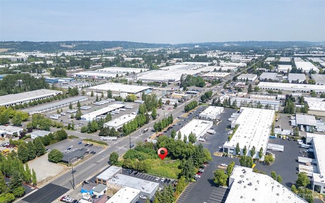 8425 S 216th Street, Kent, WA 98032