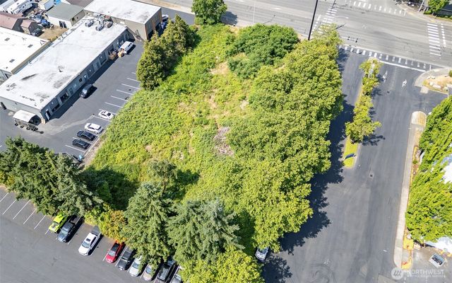 8425 S 216th Street, Kent, WA 98032