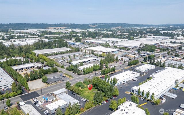 8425 S 216th Street, Kent, WA 98032