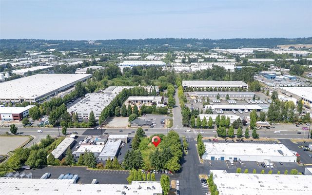 8425 S 216th Street, Kent, WA 98032