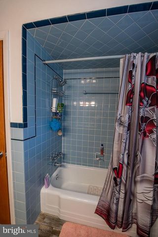 408 FAIRWAY DR, Lancaster, PA 17603