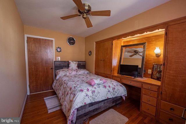 408 FAIRWAY DR, Lancaster, PA 17603