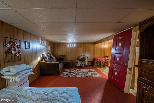 408 FAIRWAY DR, Lancaster, PA 17603