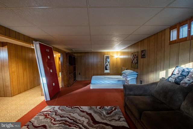 408 FAIRWAY DR, Lancaster, PA 17603