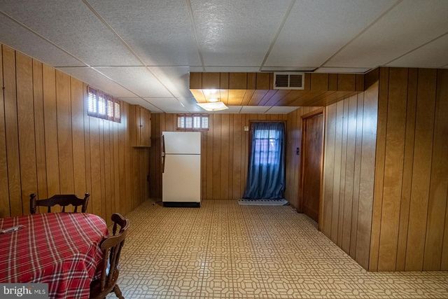 408 FAIRWAY DR, Lancaster, PA 17603