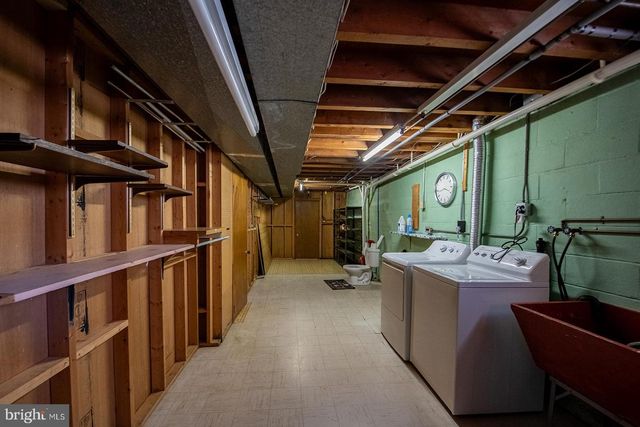 408 FAIRWAY DR, Lancaster, PA 17603