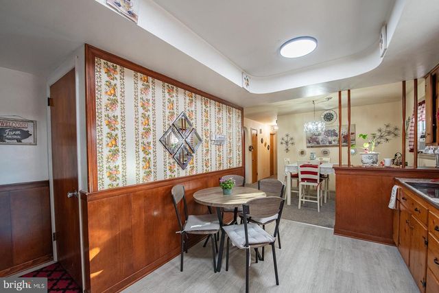 408 FAIRWAY DR, Lancaster, PA 17603