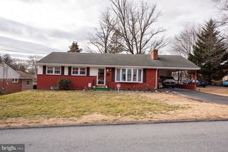 408 FAIRWAY DR, Lancaster, PA 17603