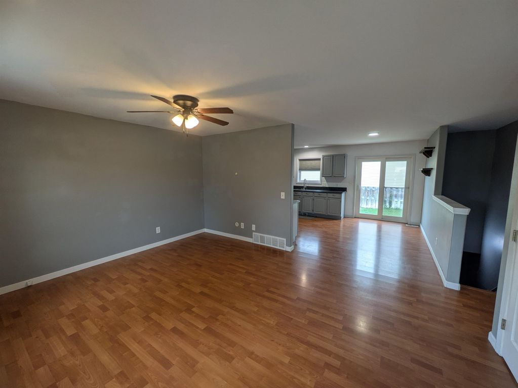 691 Oakwood Dr, Powell, WY 82435 photo 4