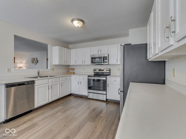 1801 Sonesta Way, Indianapolis, IN 46217