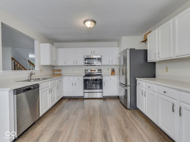 1801 Sonesta Way, Indianapolis, IN 46217