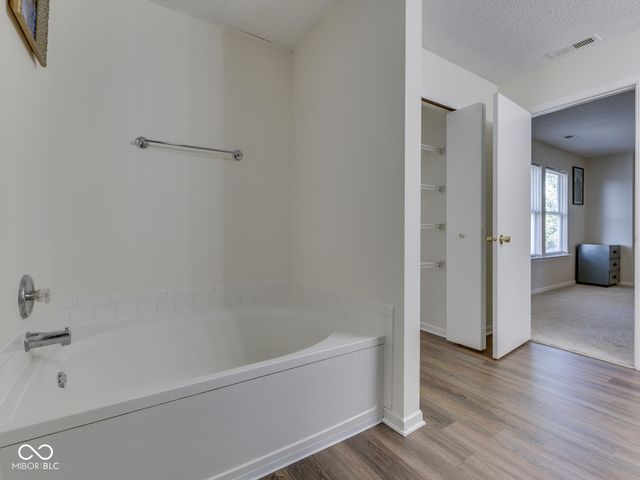 1801 Sonesta Way, Indianapolis, IN 46217
