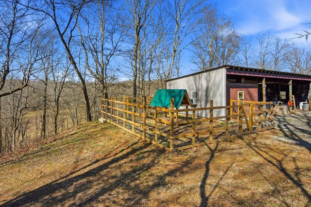 3611 Cooper Nicholson Rd, Pleasant View, TN 37146
