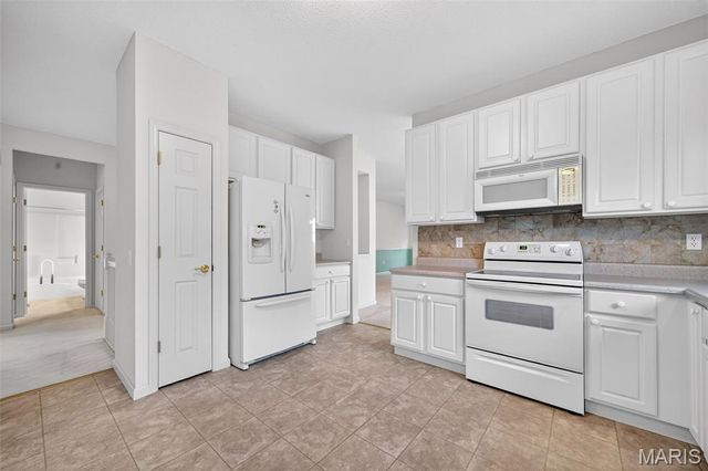 2140 Hawks Landing Drive, Lake St Louis, MO 63367